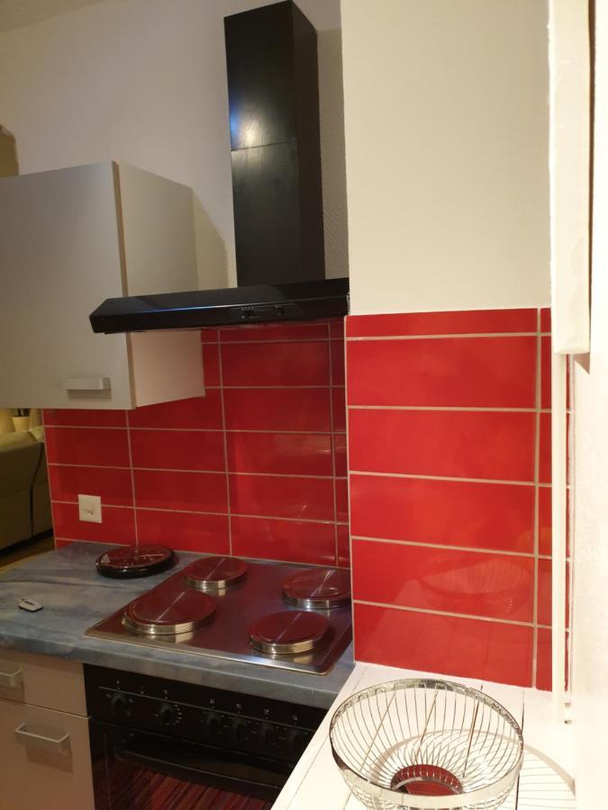 Les Hirondelles, Appartement De Vacances Avec Terrasse Et Coin Grillades Granges Kültér fotó