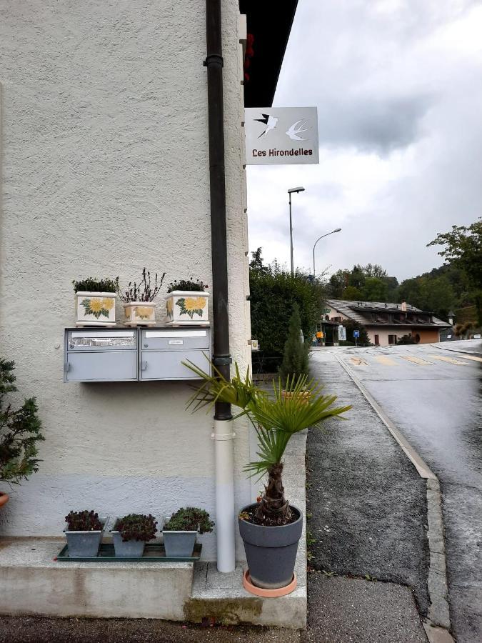 Les Hirondelles, Appartement De Vacances Avec Terrasse Et Coin Grillades Granges Kültér fotó